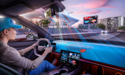 아우모비오(AUMOVIO)가 CES 2026에서 공개한 '서피스 프로젝션(Surface Projection)'은 물리적인 디스플레이 패널 없이 콕핏 전체를 정보와 예술이 공존하는 화면으로 탈바꿈시킨다